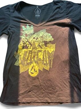 PacSun Black V-Neck Tee with Green Graphic